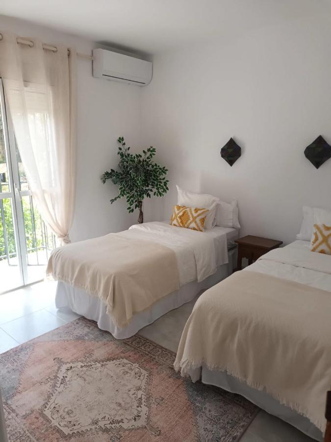 Villa Nueva Nerja Pueblo Andaluz Casa Grafton Esterno foto